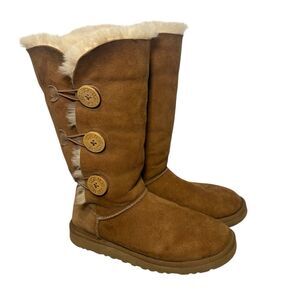 UGG Women’s Bailey Button Triplet II Tall Chestnut Suede Sheepskin Boots Size 7